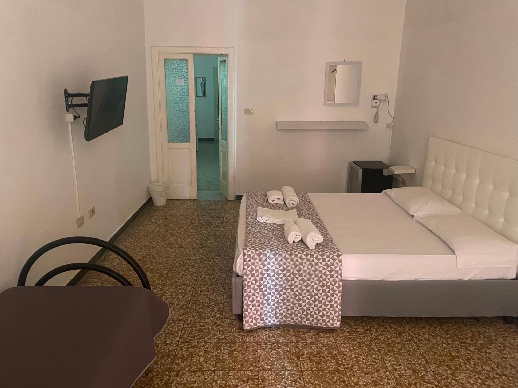 Dama Hostelbb Napoli Exterior foto