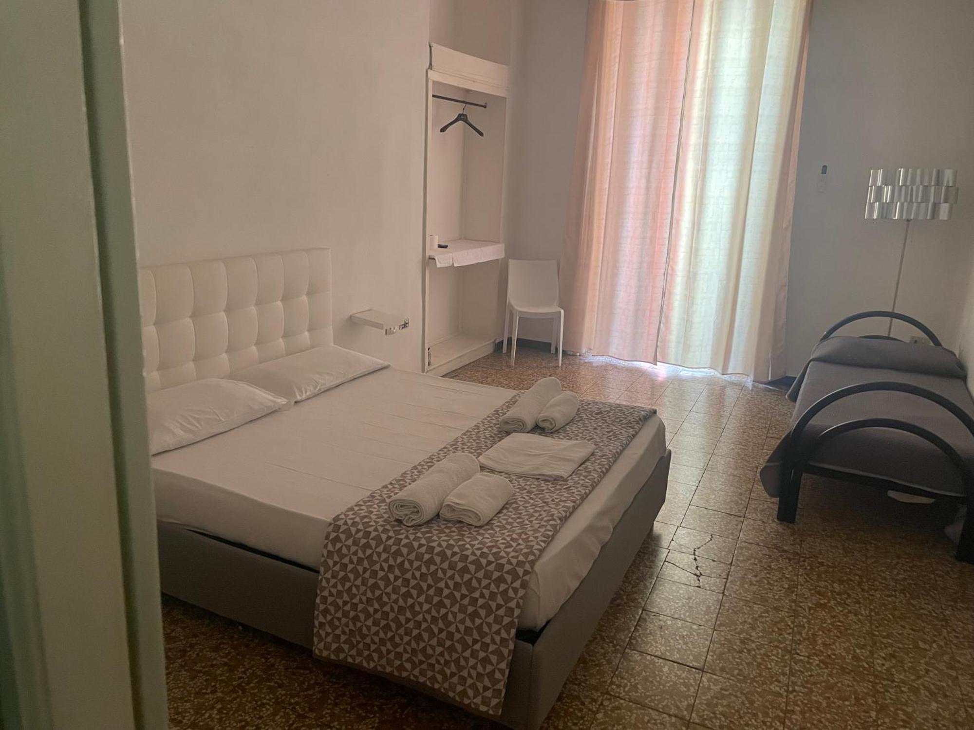 Dama Hostelbb Napoli Exterior foto